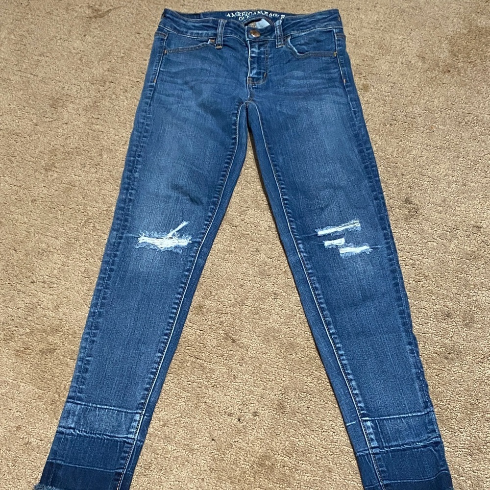 American Eagle Outfitters Blue Distressed Size 2 Super Stretch Skinny Jeans
